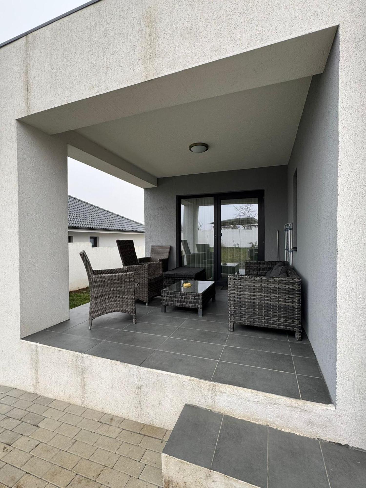 Vila Andrea Oradea Exterior photo